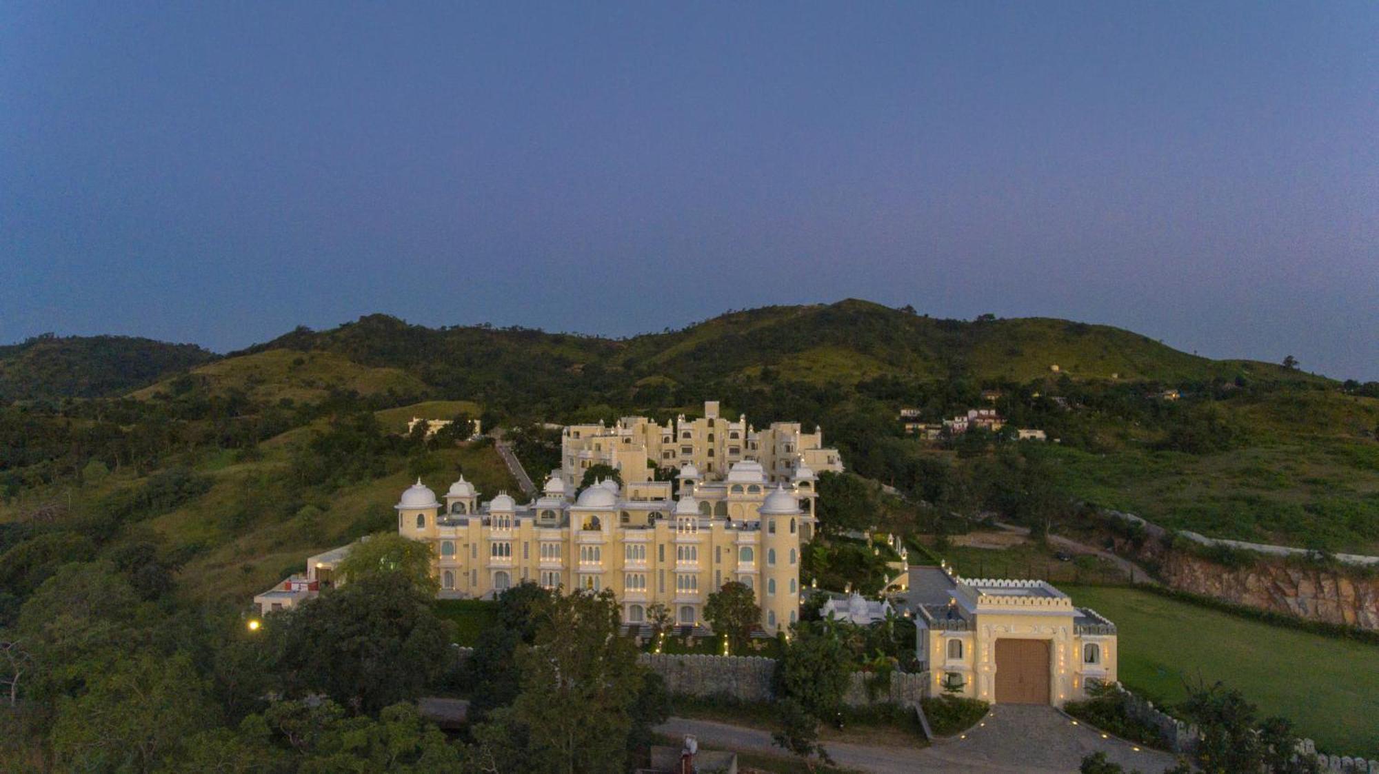 The Everest Hill Resort คัมบาลกาห์ ภายนอก รูปภาพ